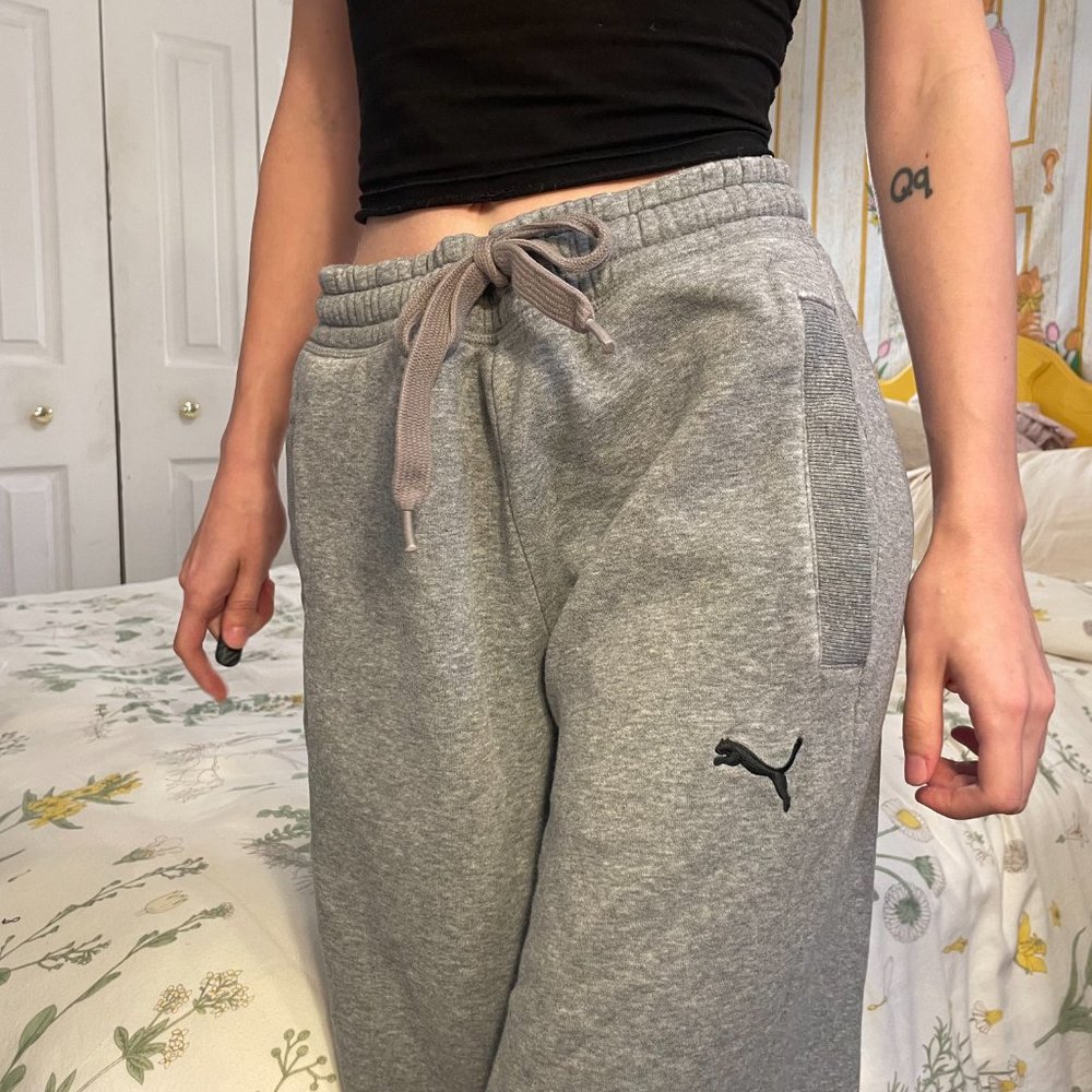 Small Grey Puma sweat pants!